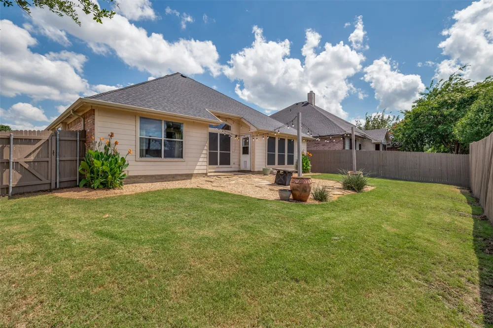 902 Cutting Horse Drive Mansfield, TX 76063