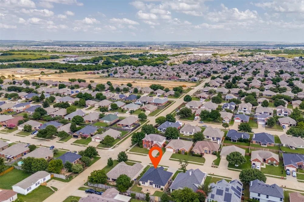 902 Cutting Horse Drive Mansfield, TX 76063