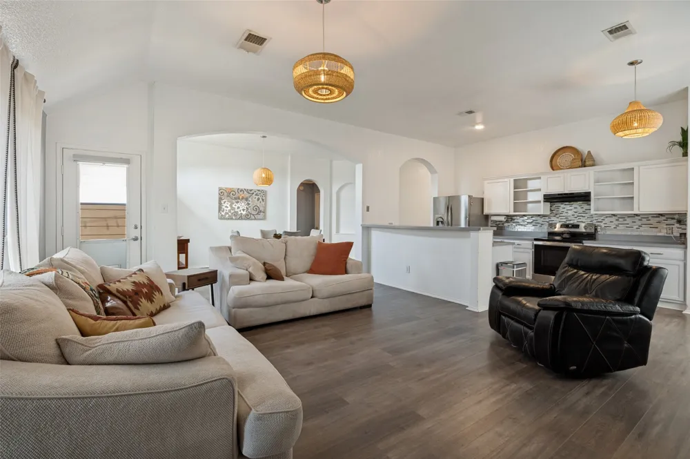 902 Cutting Horse Drive Mansfield, TX 76063