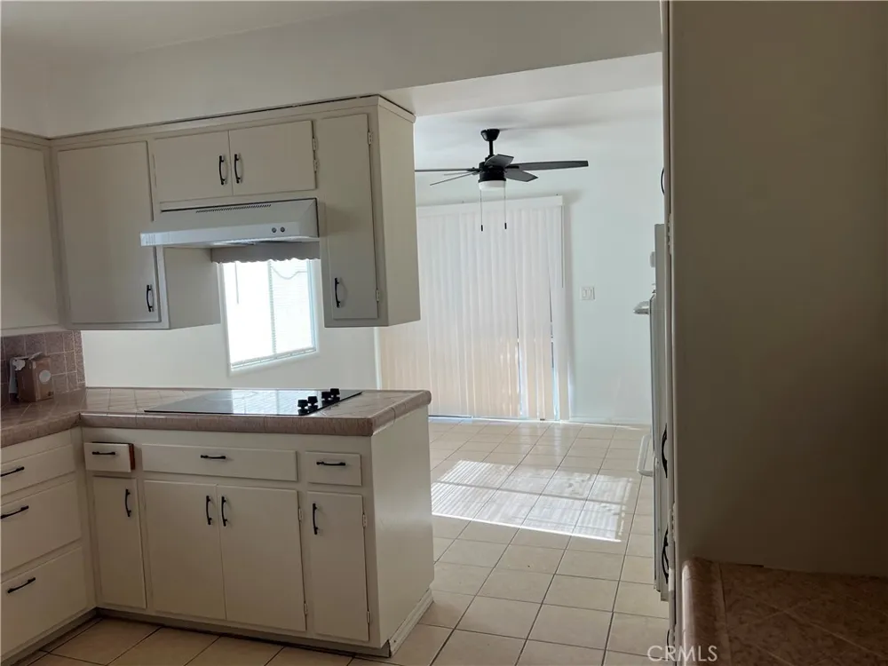 771 S Thompson Hemet, CA 92543