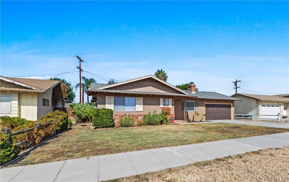 771 S Thompson Hemet, CA 92543