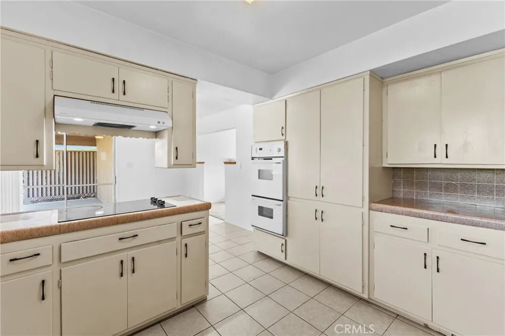 771 S Thompson Hemet, CA 92543