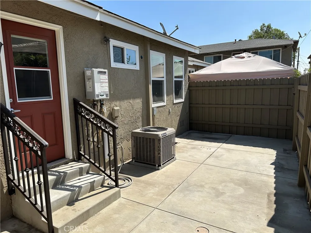 406 S 5th Avenue Monrovia, CA 91016
