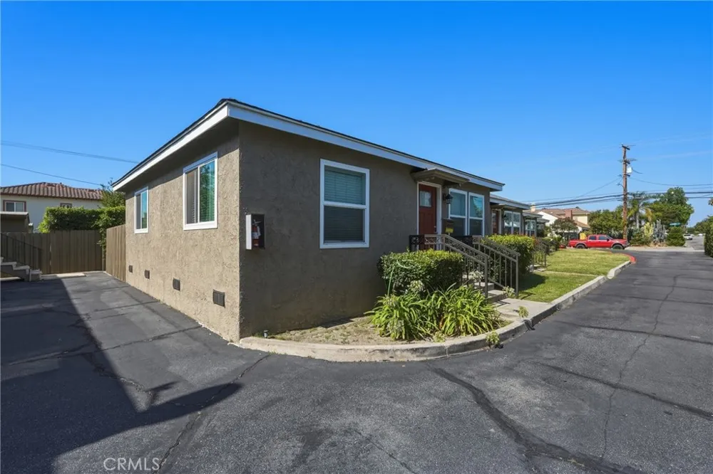 406 S 5th Avenue Monrovia, CA 91016