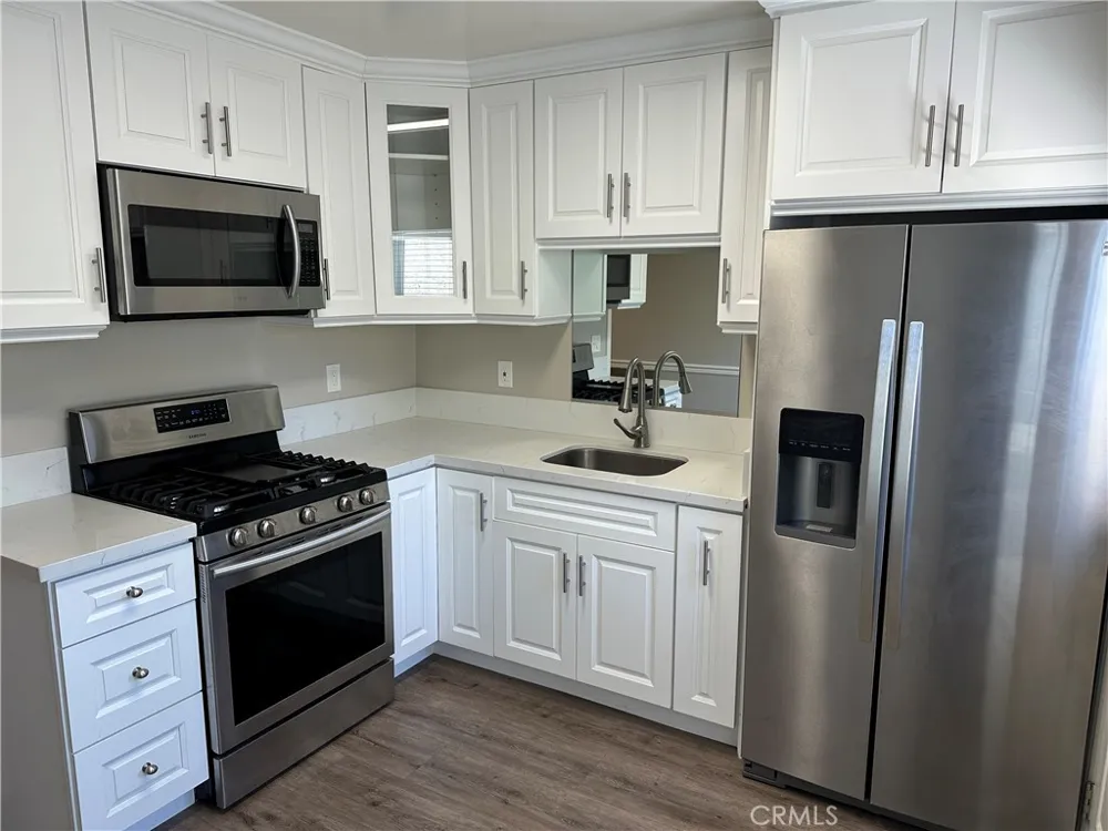 406 S 5th Avenue Monrovia, CA 91016