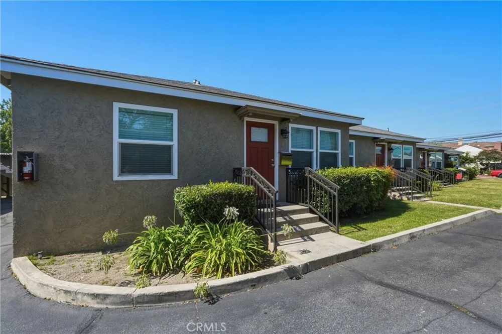 406 S 5th Avenue Monrovia, CA 91016