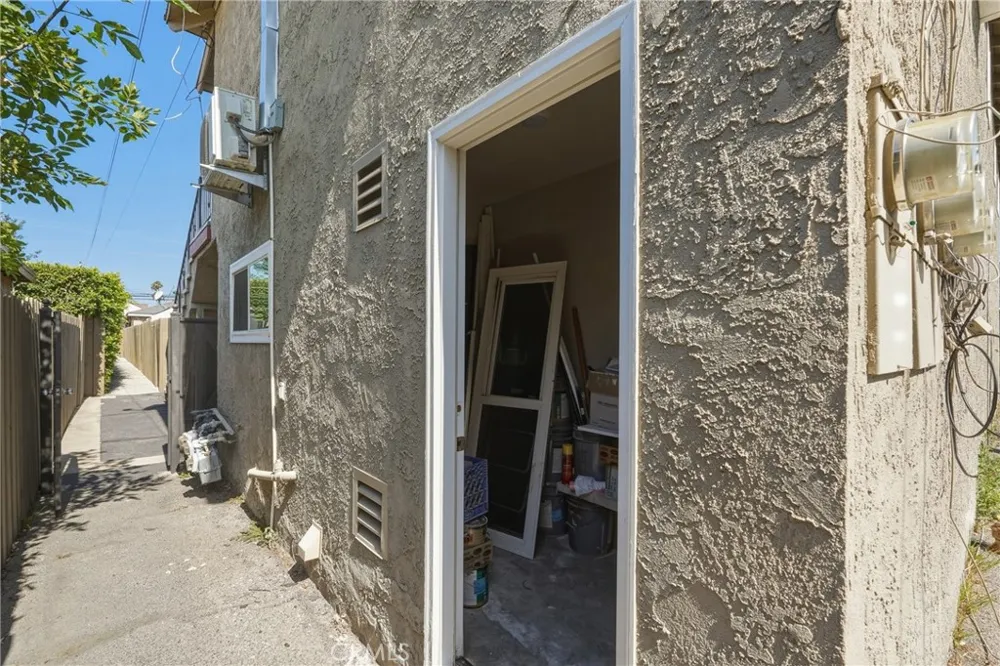 406 S 5th Avenue Monrovia, CA 91016