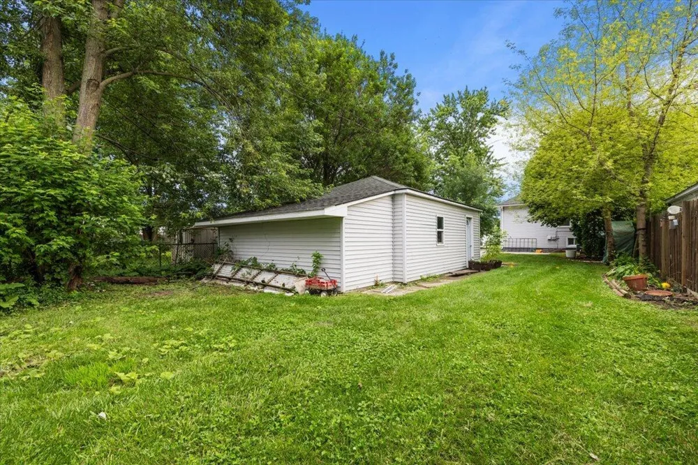 23831 Deziel Street Saint Clair Shores, MI 48082
