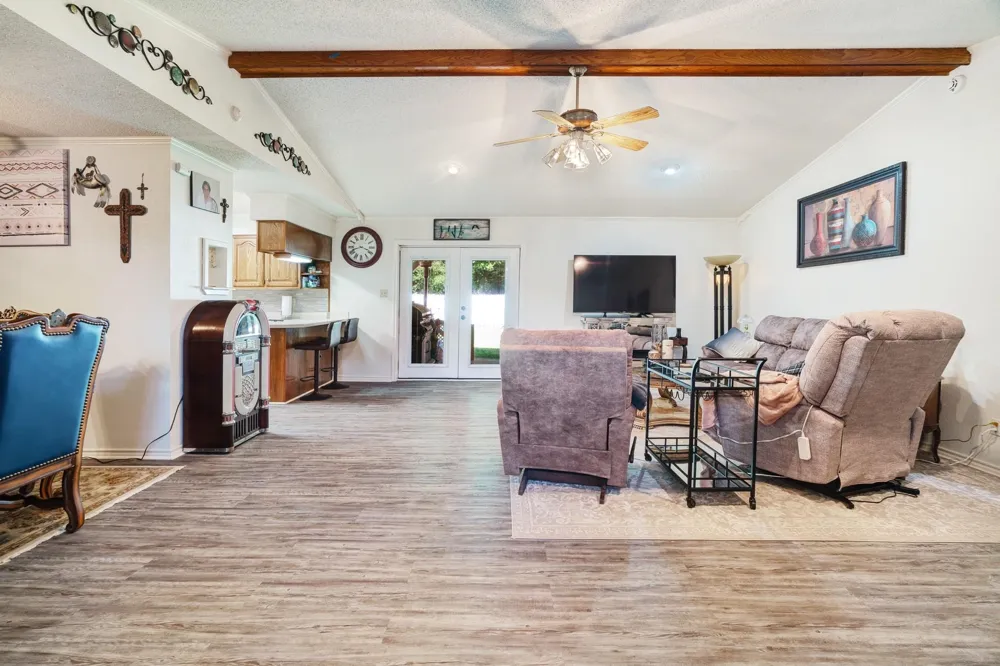 203 1st Street NW Detroit, TX 75436
