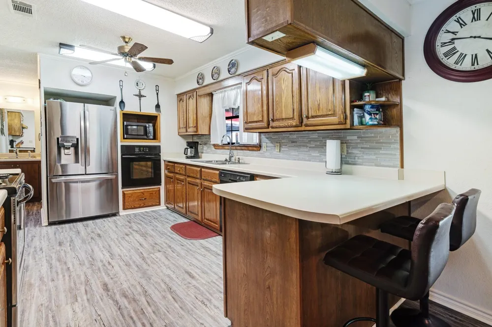 203 1st Street NW Detroit, TX 75436