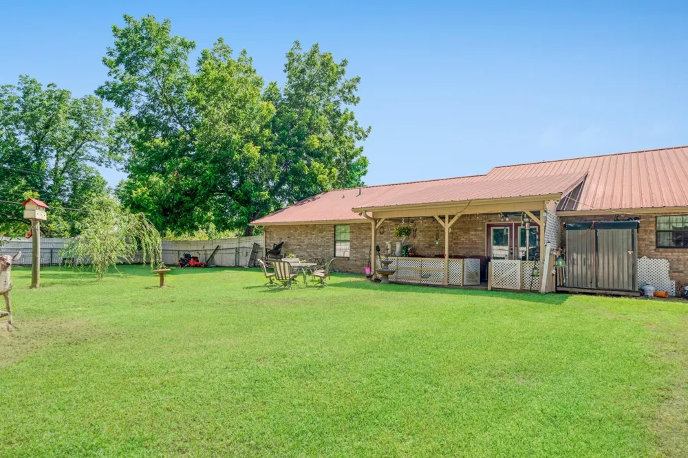 203 1st Street NW Detroit, TX 75436