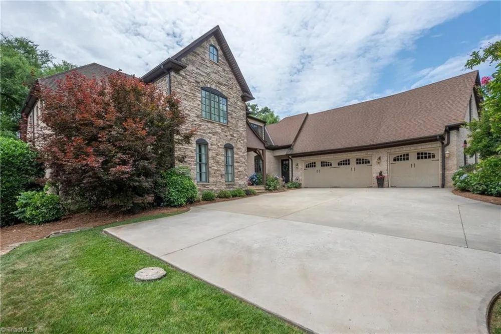 310 James Way Bermuda Run, NC 27006
