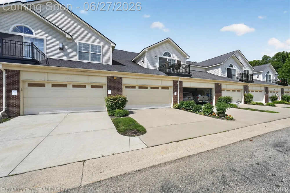 14203 Adri Circle Commerce Charter Township, MI 48390