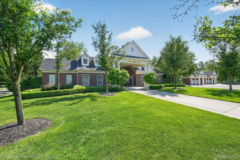 14203 Adri Circle Commerce Charter Township, MI 48390