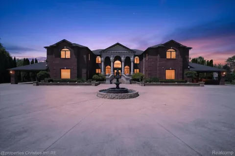 6223 Valleyfield Drive