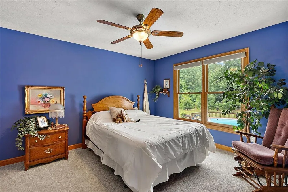 8236 Alpine Avenue NW Alpine Township, MI 49345