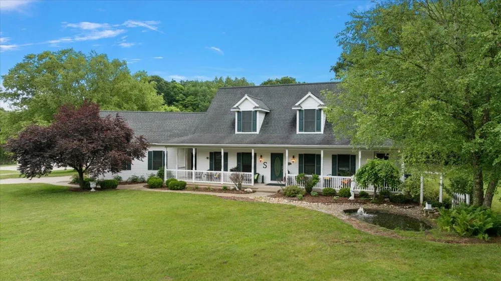 8236 Alpine Avenue NW Alpine Township, MI 49345