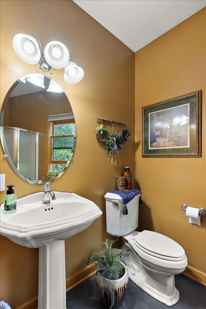 8236 Alpine Avenue NW Alpine Township, MI 49345