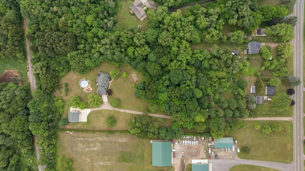 8236 Alpine Avenue NW Alpine Township, MI 49345