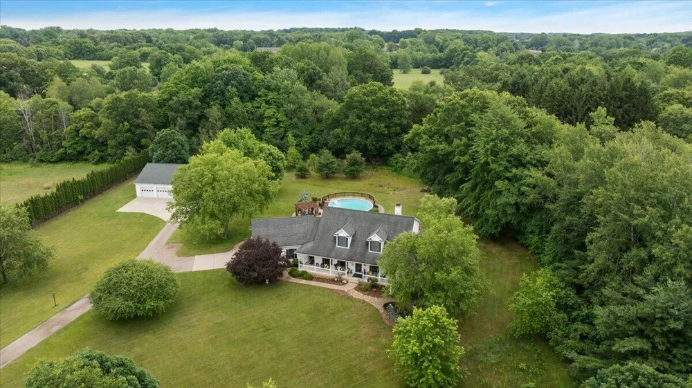 8236 Alpine Avenue NW Alpine Township, MI 49345
