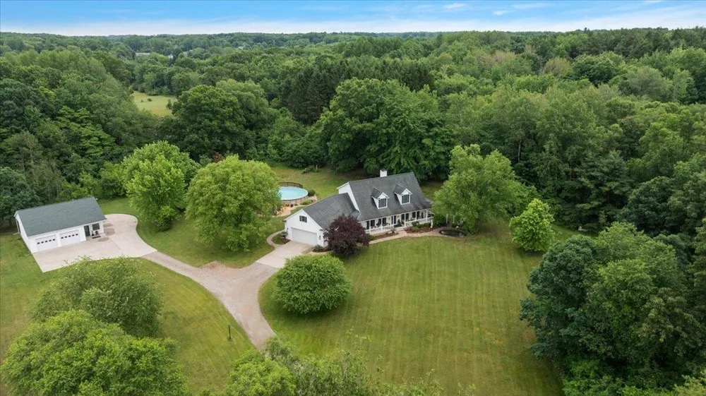 8236 Alpine Avenue NW Alpine Township, MI 49345
