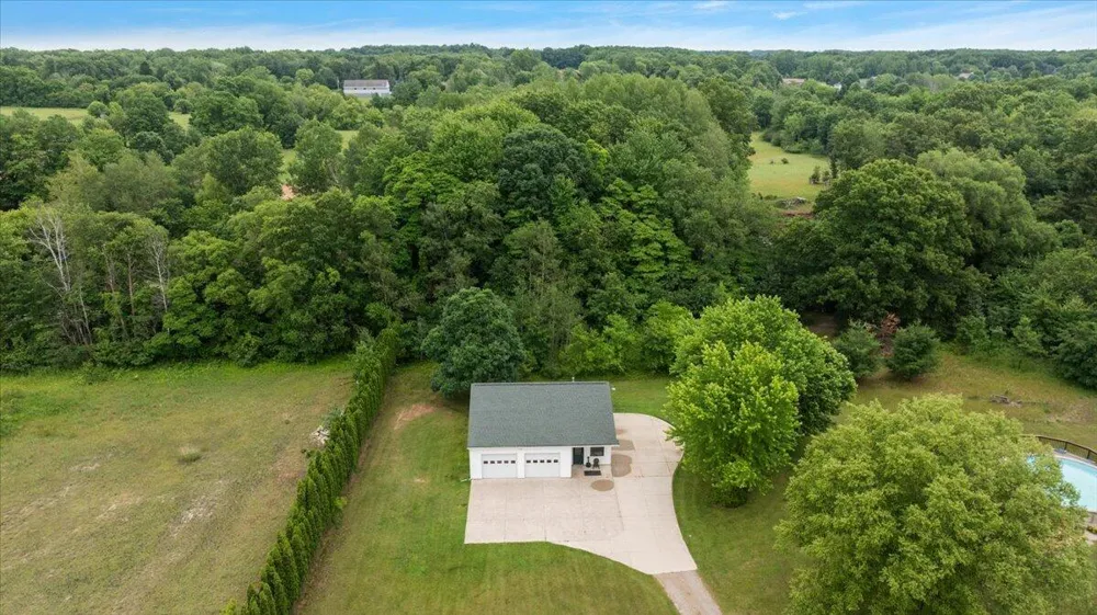 8236 Alpine Avenue NW Alpine Township, MI 49345