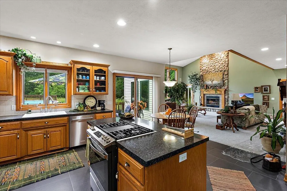 8236 Alpine Avenue NW Alpine Township, MI 49345