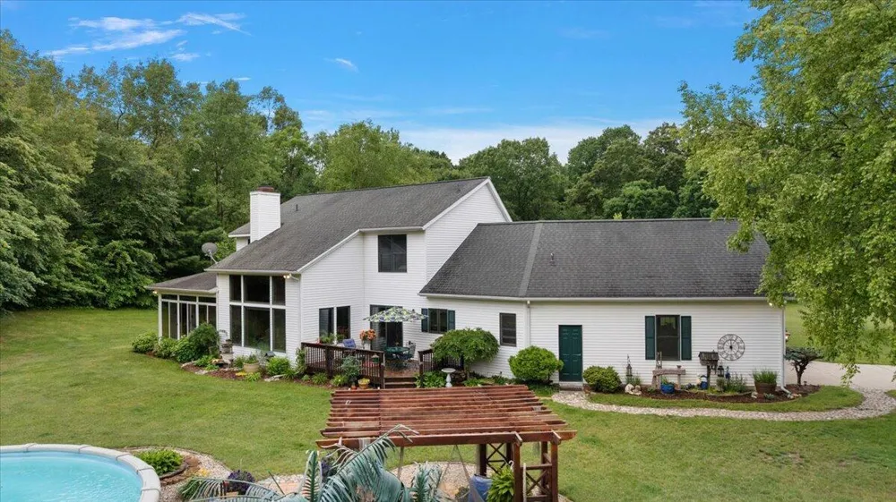 8236 Alpine Avenue NW Alpine Township, MI 49345