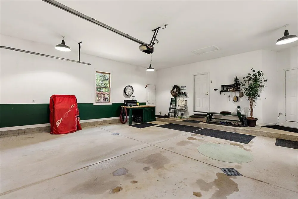8236 Alpine Avenue NW Alpine Township, MI 49345