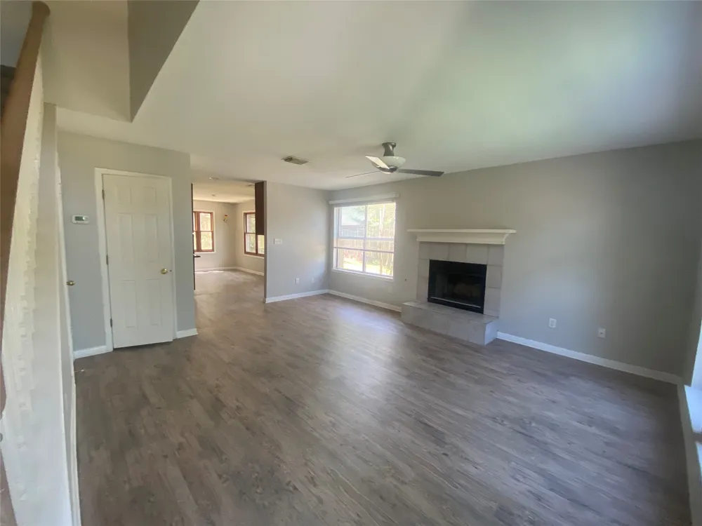 11915 Sky West Drive Austin, TX 78758