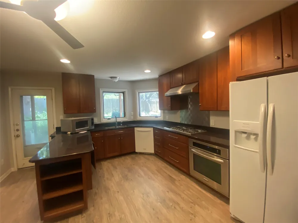 11915 Sky West Drive Austin, TX 78758