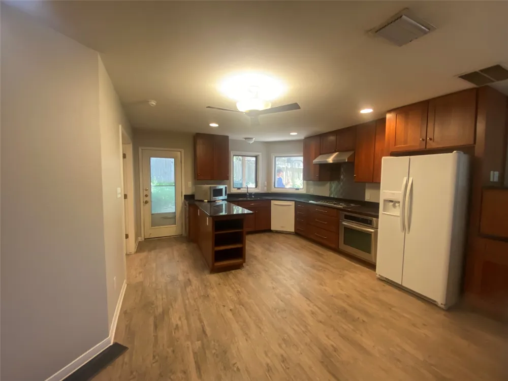 11915 Sky West Drive Austin, TX 78758