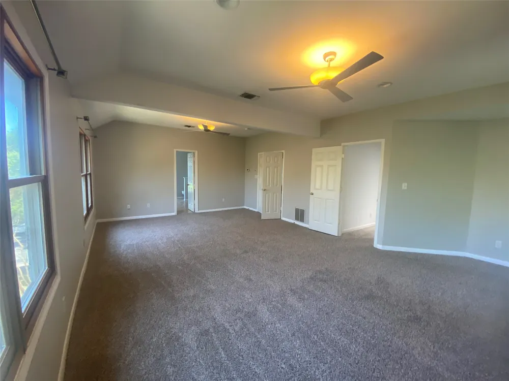 11915 Sky West Drive Austin, TX 78758