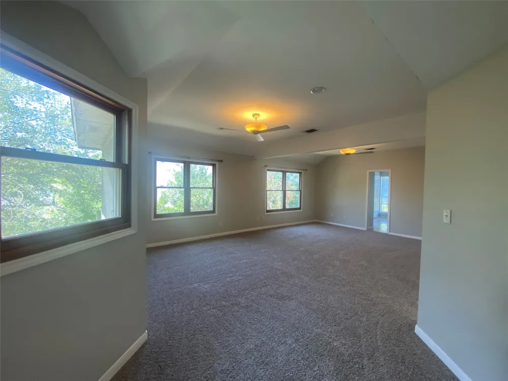 11915 Sky West Drive Austin, TX 78758