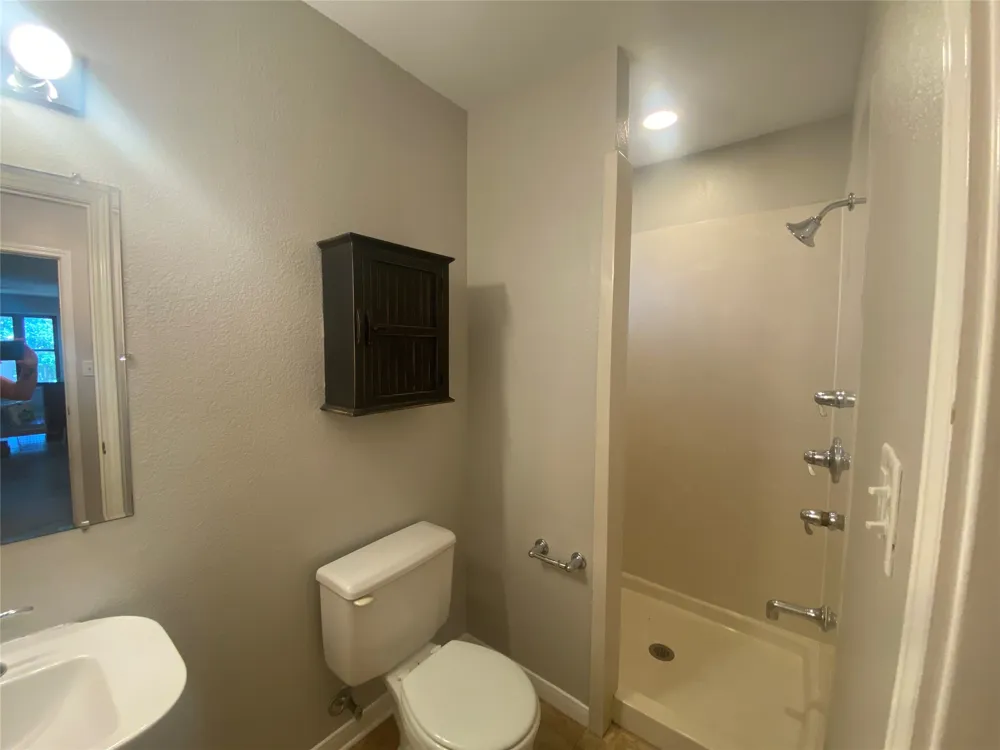 11915 Sky West Drive Austin, TX 78758