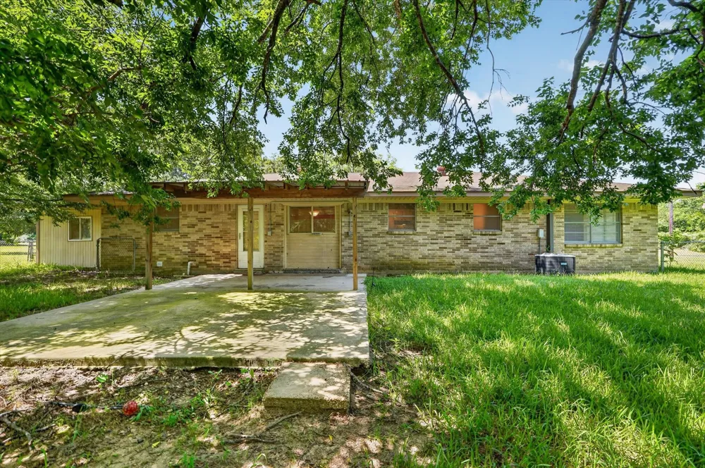 387 Avenue D Point, TX 75472