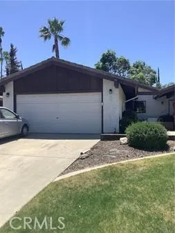 6904 Ranch House