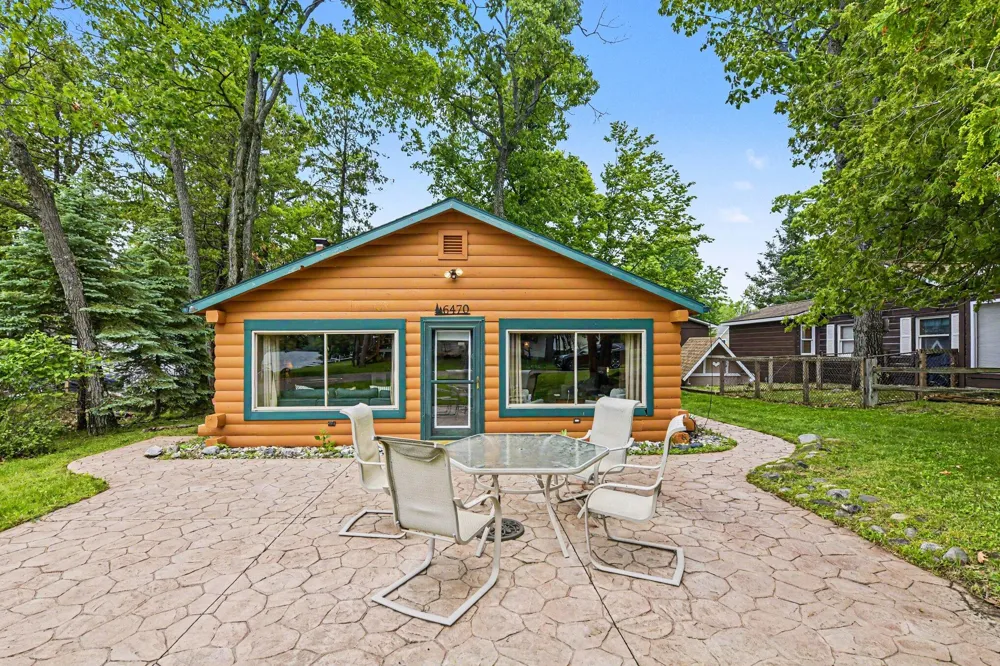 6470 Margaret Lane Cheboygan City, MI 49749