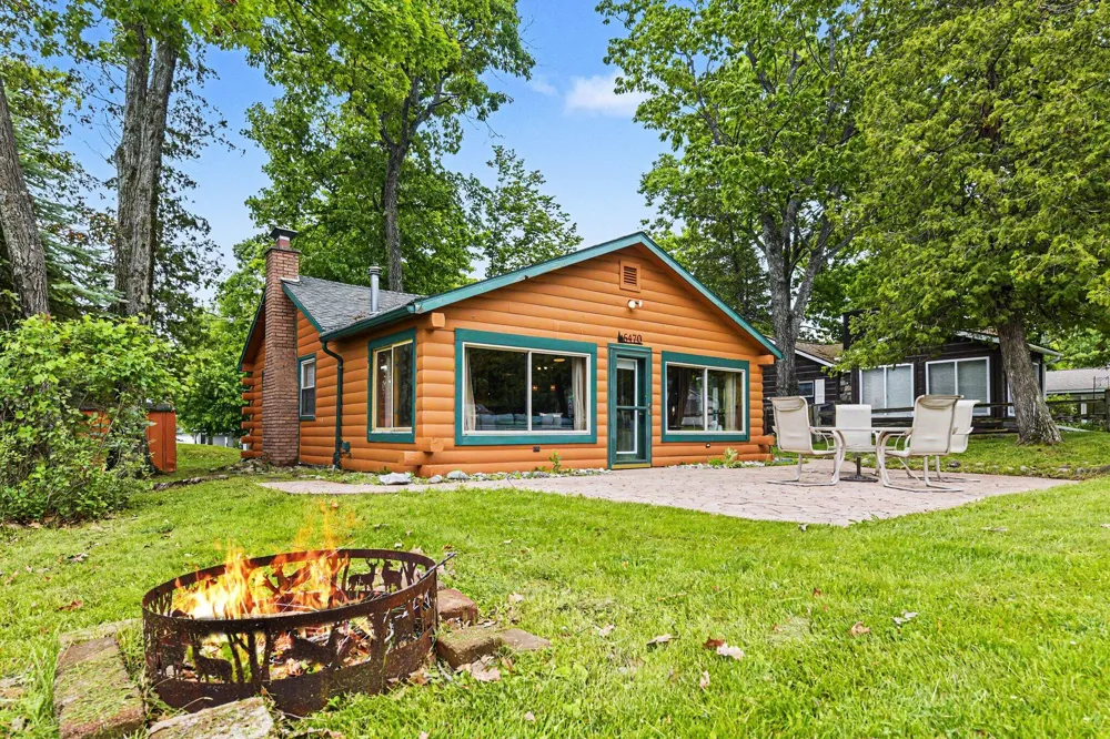 6470 Margaret Lane Cheboygan City, MI 49749