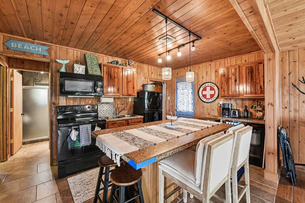 6470 Margaret Lane Cheboygan City, MI 49749