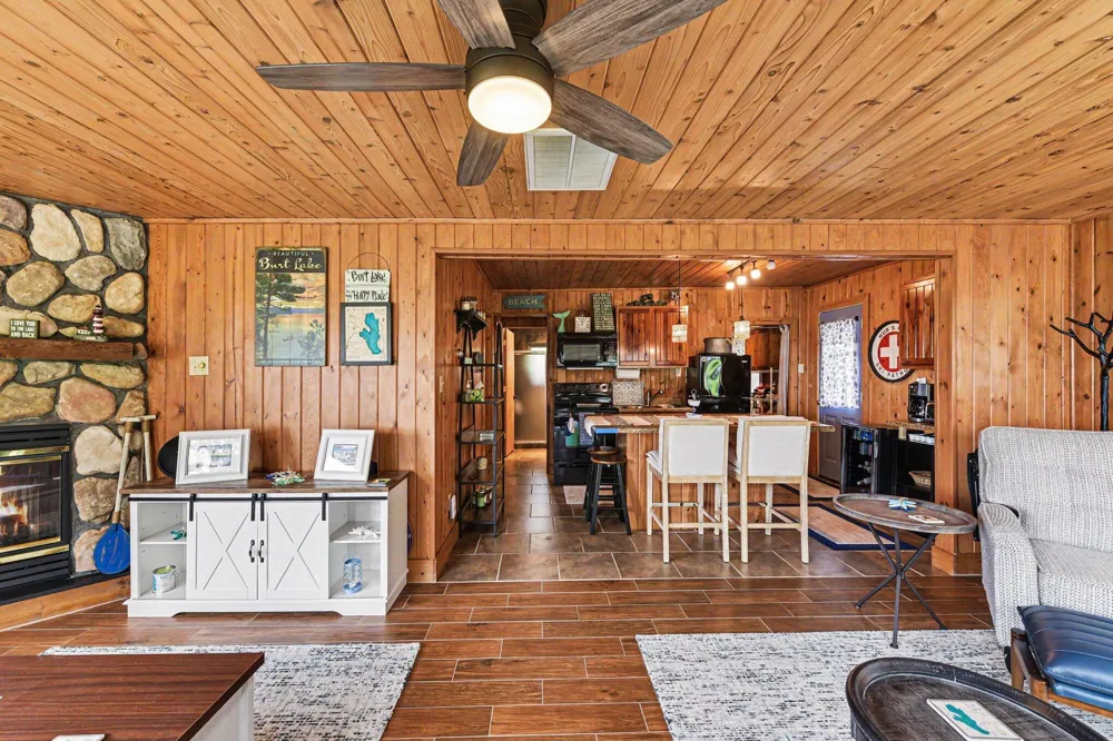 6470 Margaret Lane Cheboygan City, MI 49749