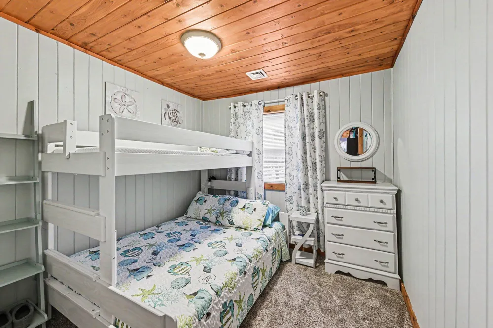 6470 Margaret Lane Cheboygan City, MI 49749