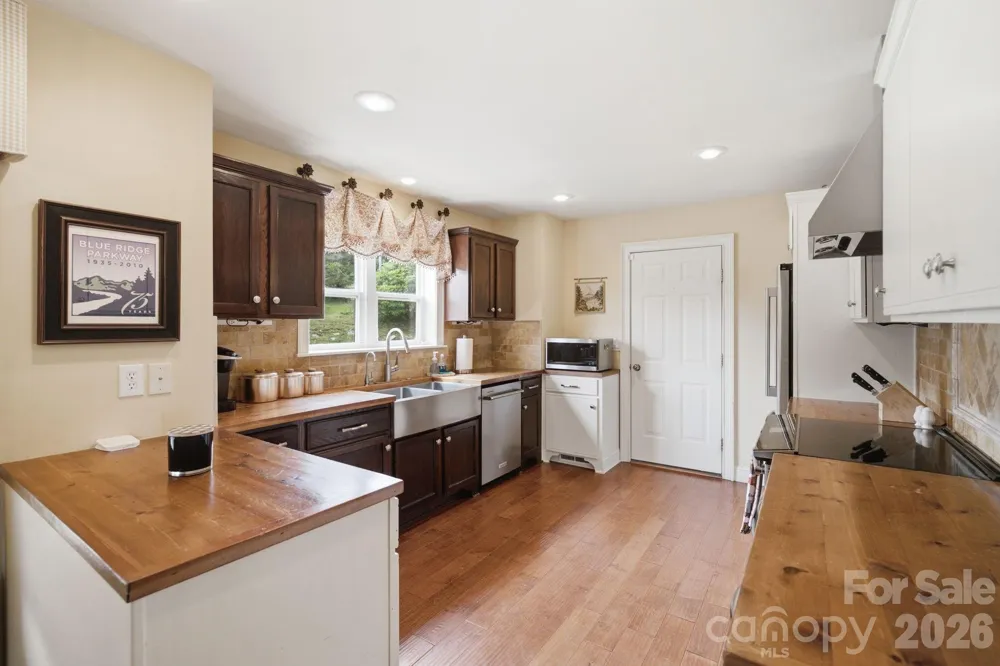 276 Four Diamond Drive Seven Devils, NC 28604