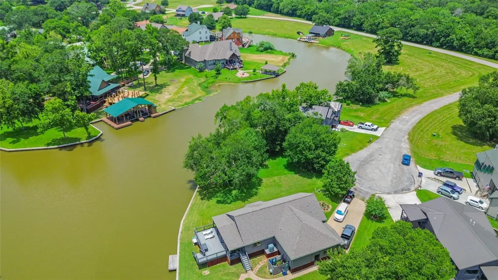 14 Wild Iris Court Huntsville, TX 77340