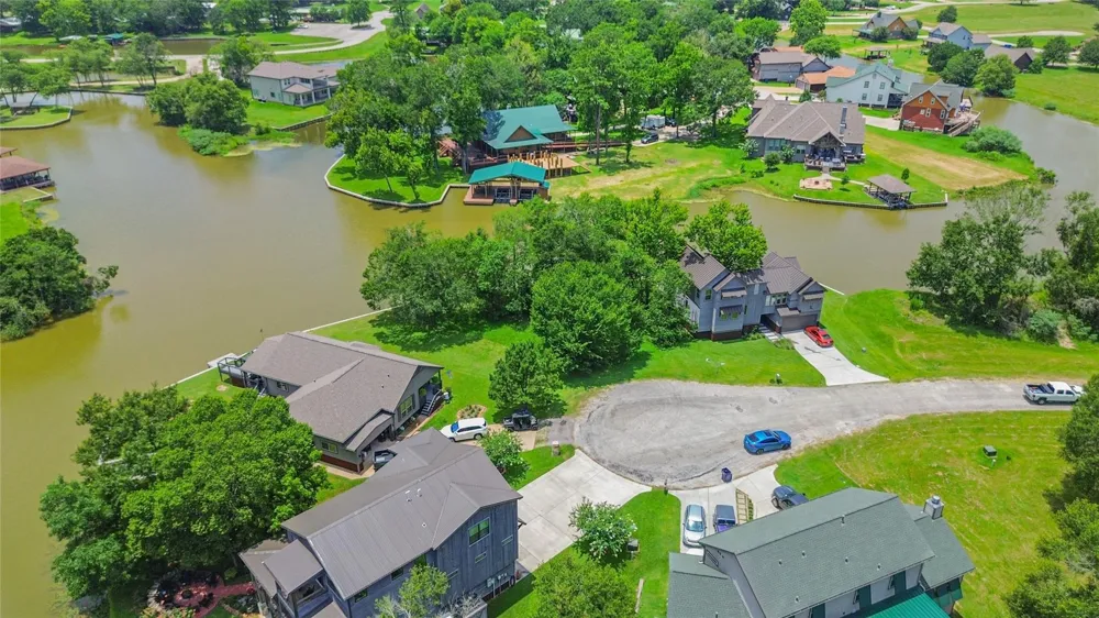 14 Wild Iris Court Huntsville, TX 77340