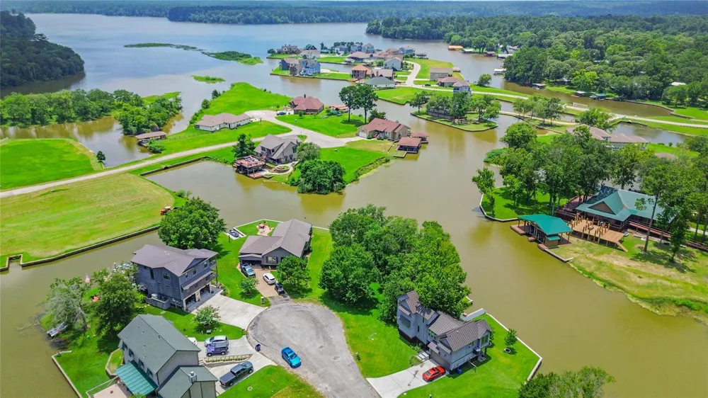 14 Wild Iris Court Huntsville, TX 77340