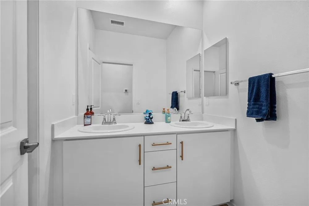 5604 Altamura #3 Fontana, CA 92336