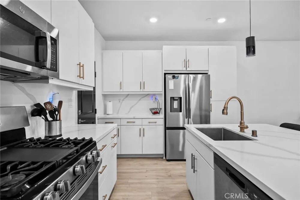 5604 Altamura #3 Fontana, CA 92336