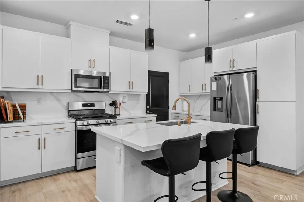 5604 Altamura #3 Fontana, CA 92336