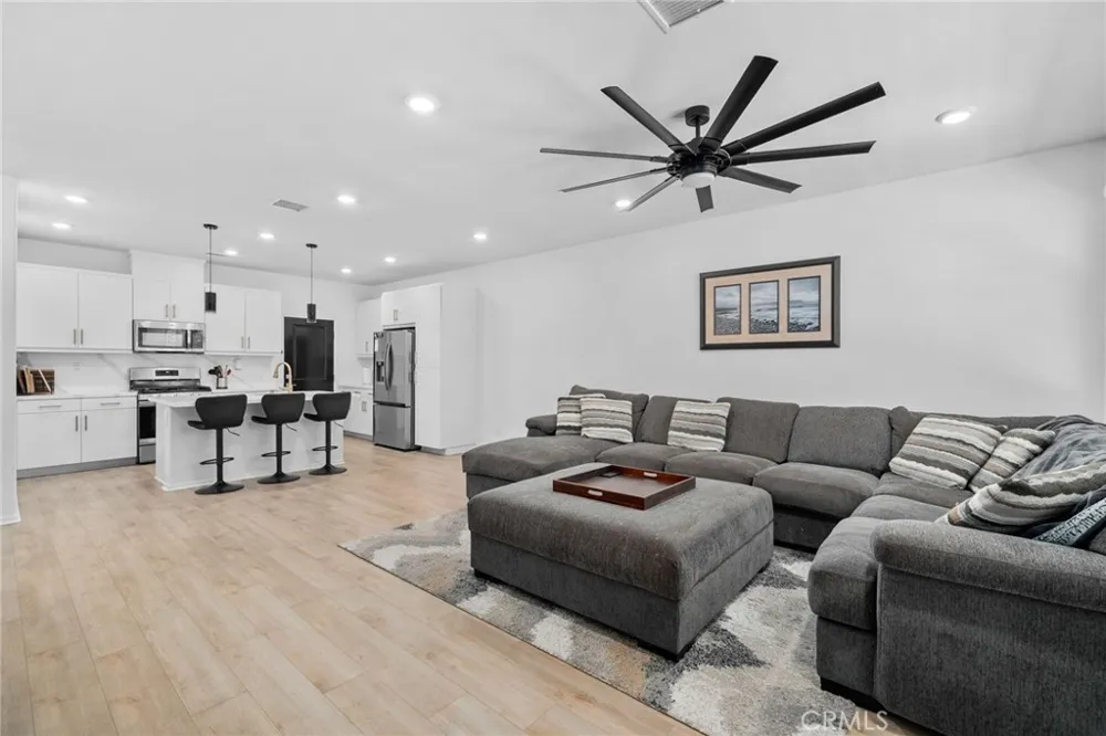 5604 Altamura #3 Fontana, CA 92336